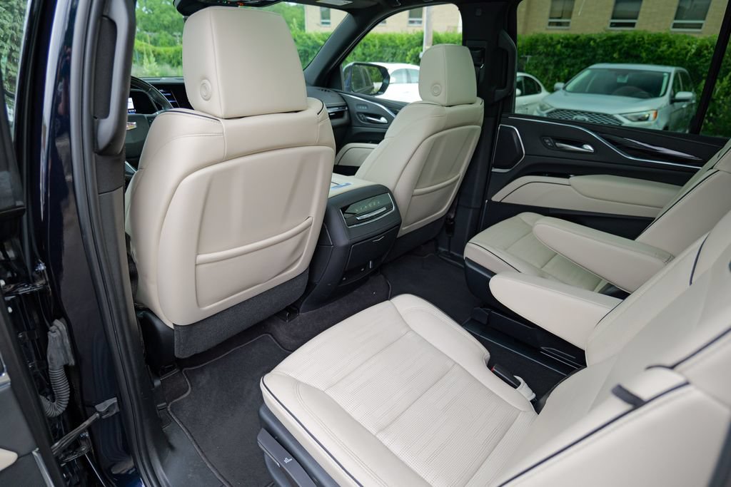 Used 2023 Cadillac Escalade ESV Sport w/ Touring Package AWD/4WD image 27