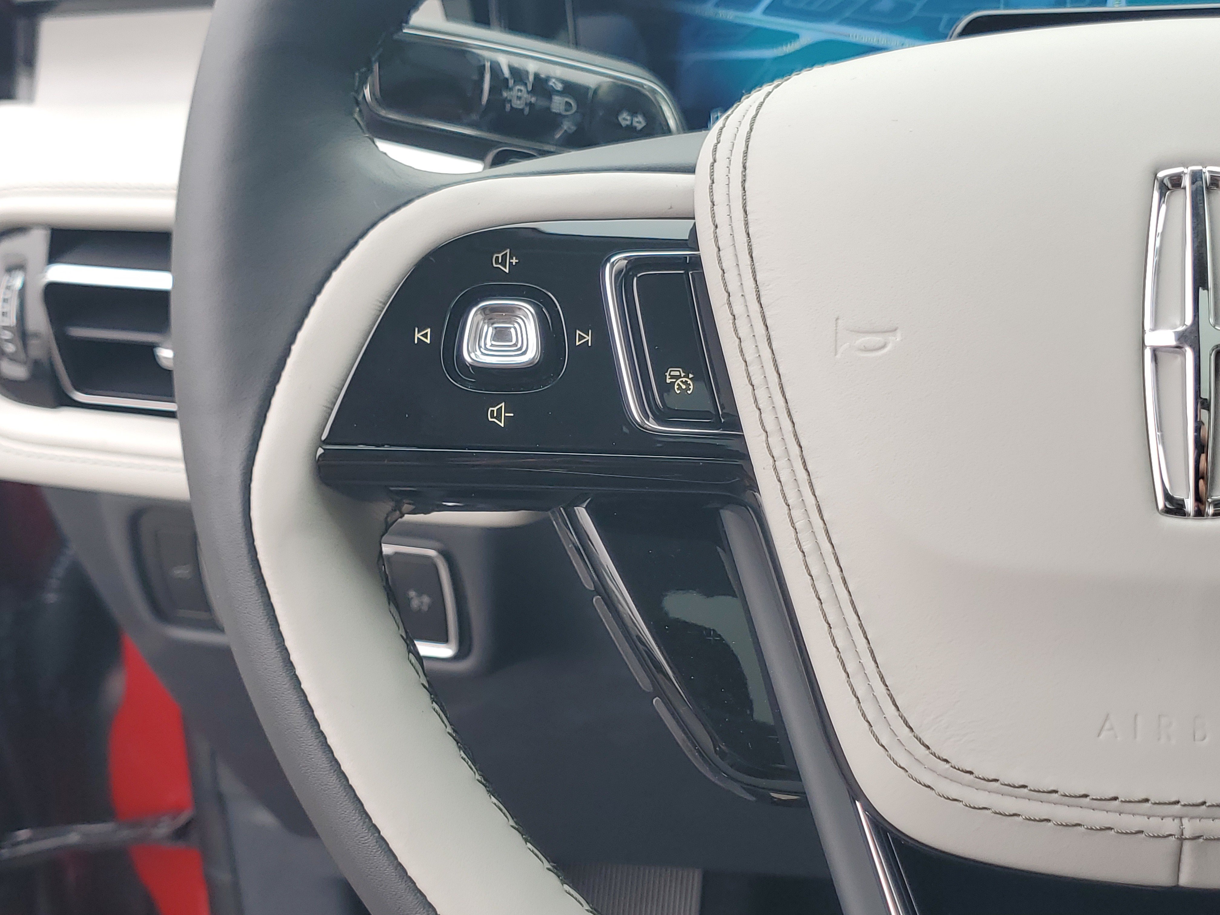 New 2026 Lincoln Aviator Reserve AWD/4WD image 15