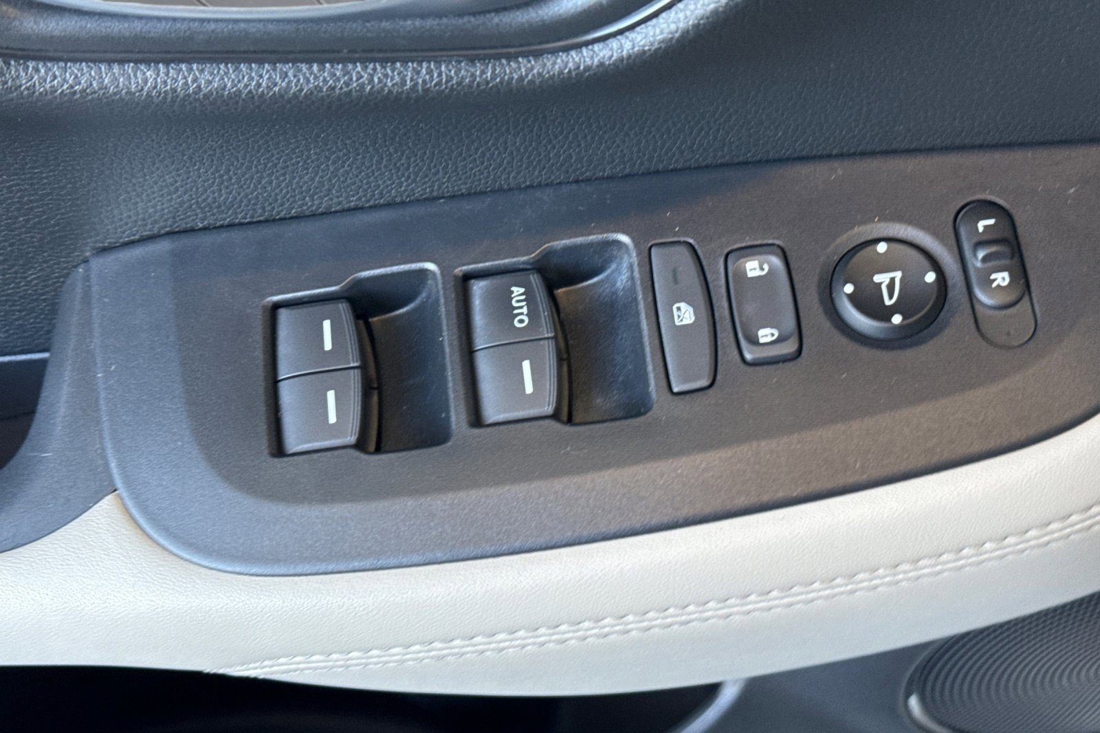 Certified 2024 Honda HR-V LX image 12