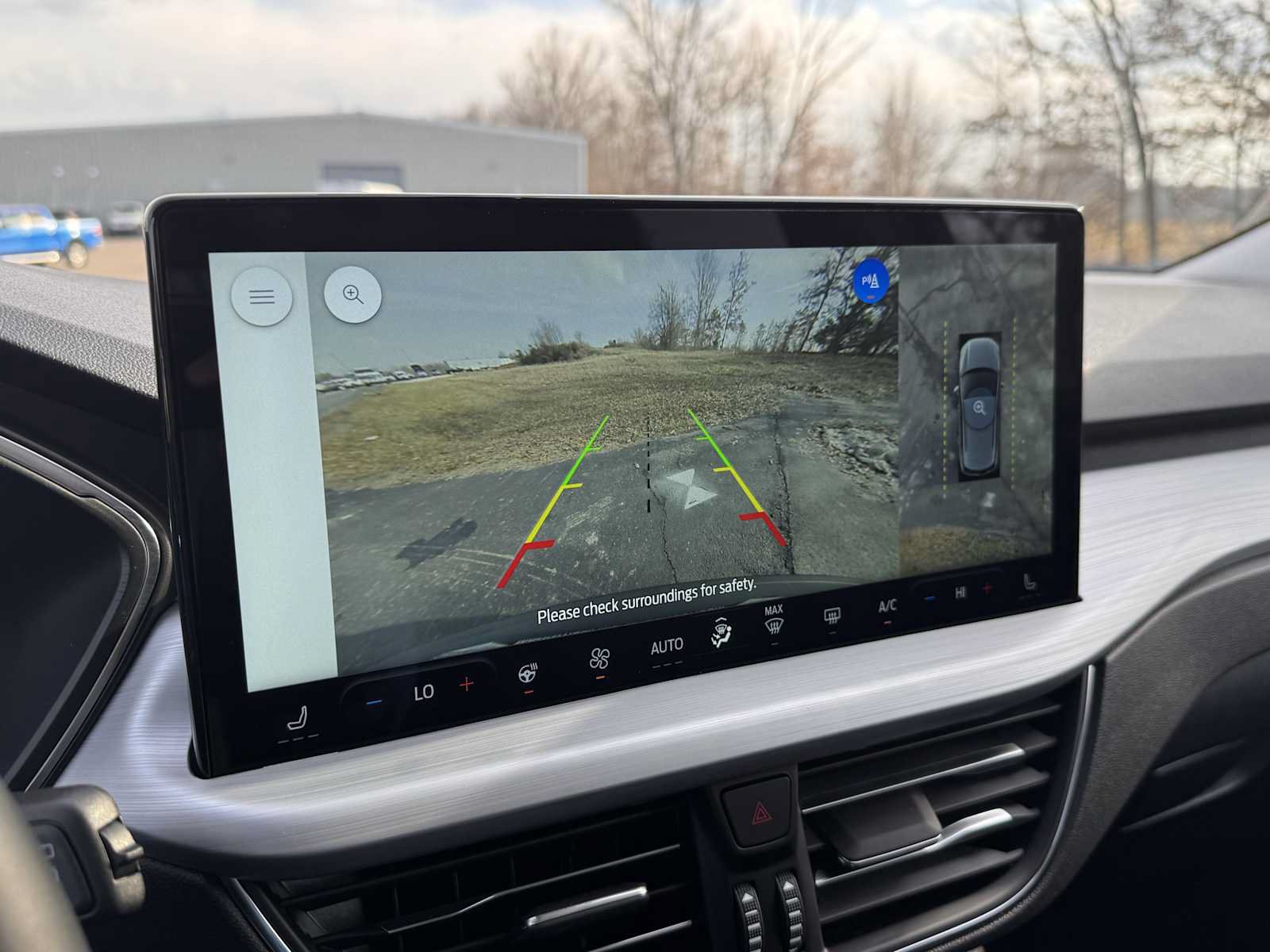 New 2026 Ford Escape SE w/ PHEV Premium Package FWD image 16