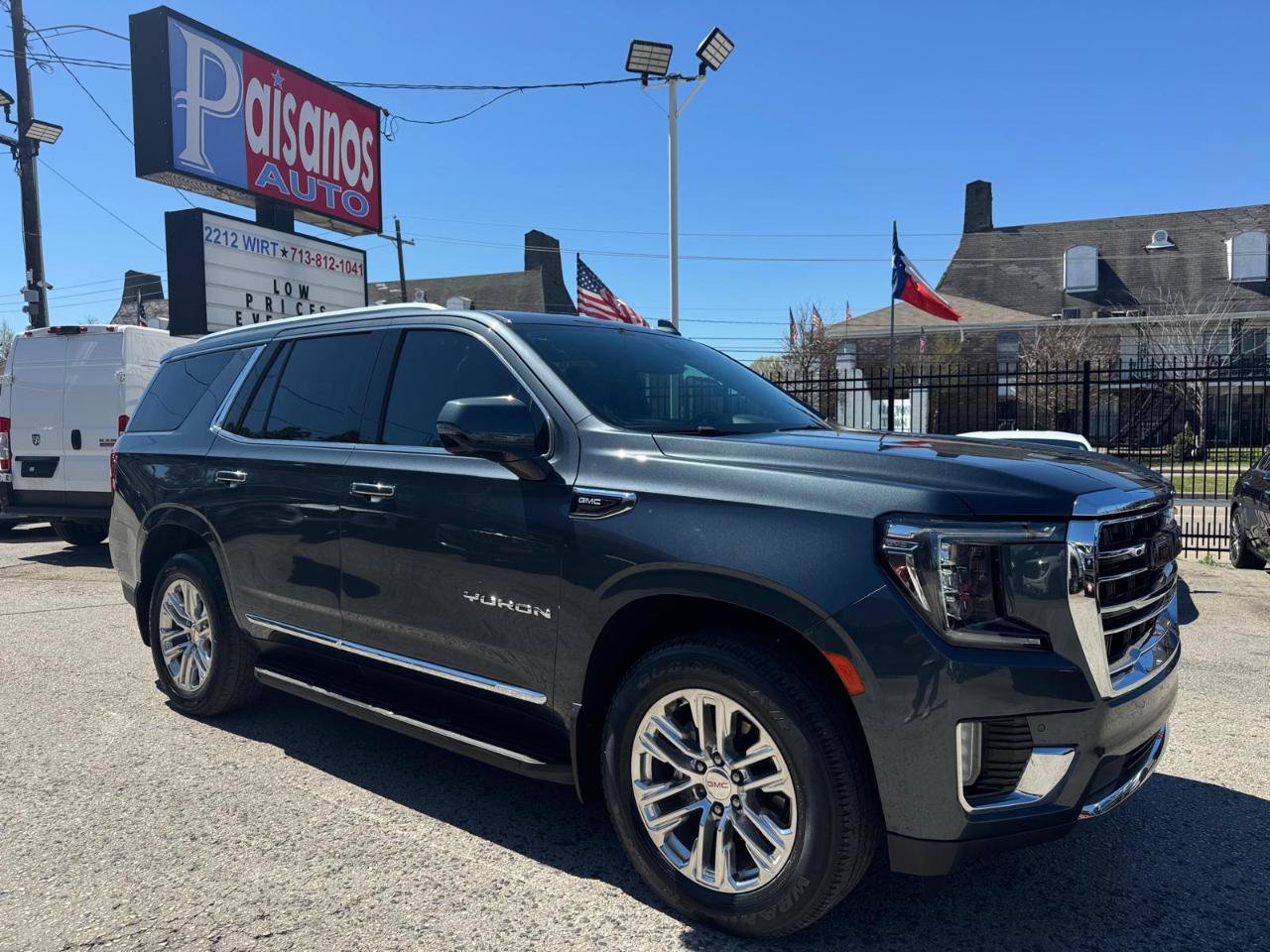 Used 2021 GMC Yukon SLT w/ SLT Premium Package AWD/4WD image 2