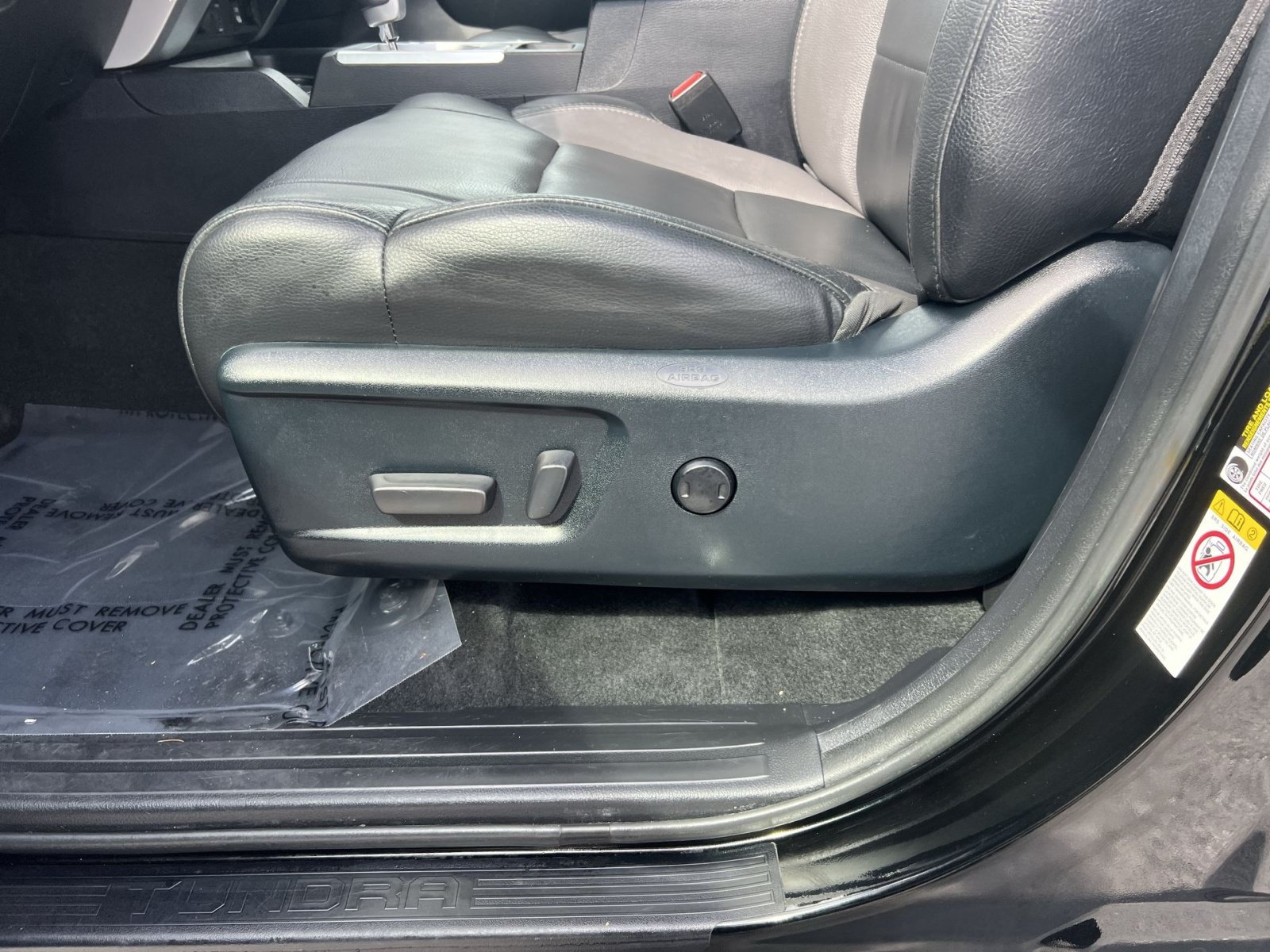 Used 2018 Toyota Tundra Limited w/ Limited Premium Package AWD/4WD image 14