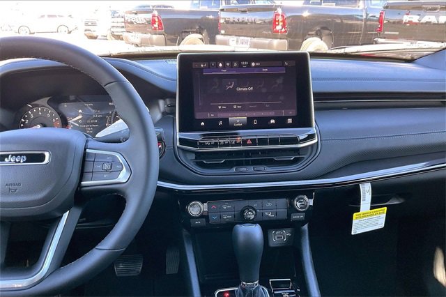 New 2026 Jeep Compass Latitude image 7