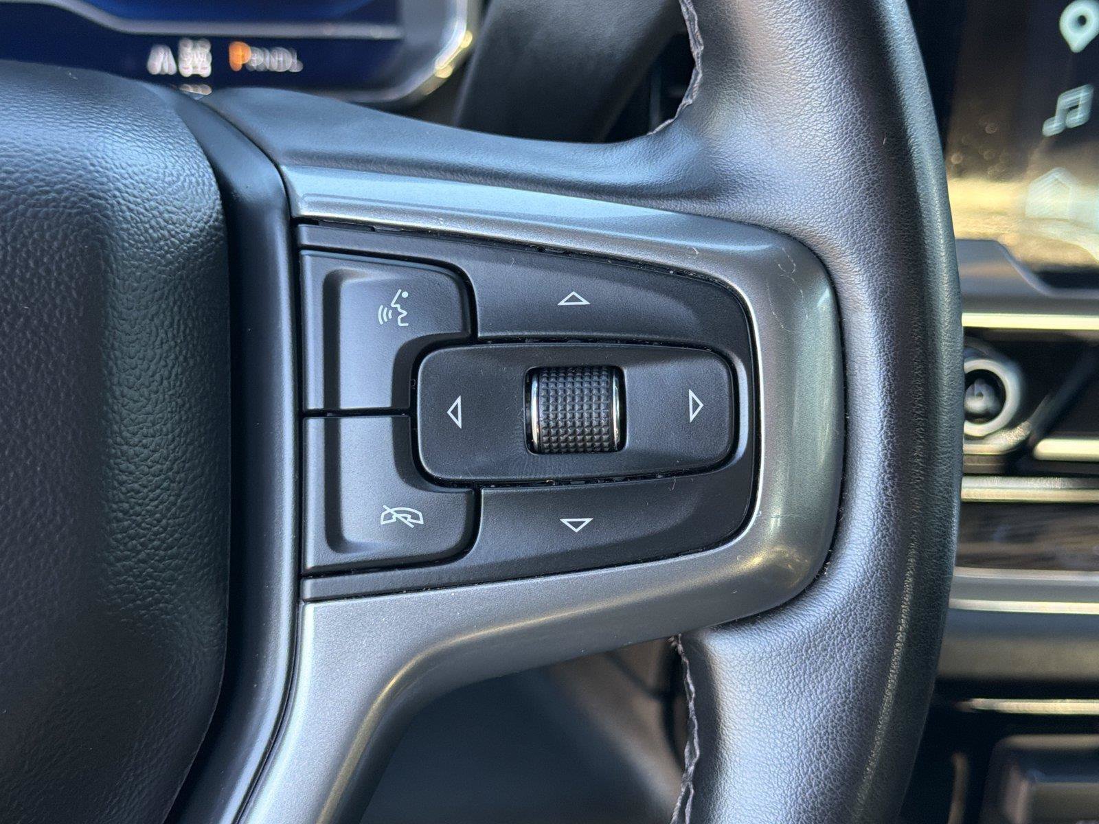 Used 2025 Chevrolet Silverado 1500 LT AWD/4WD image 25