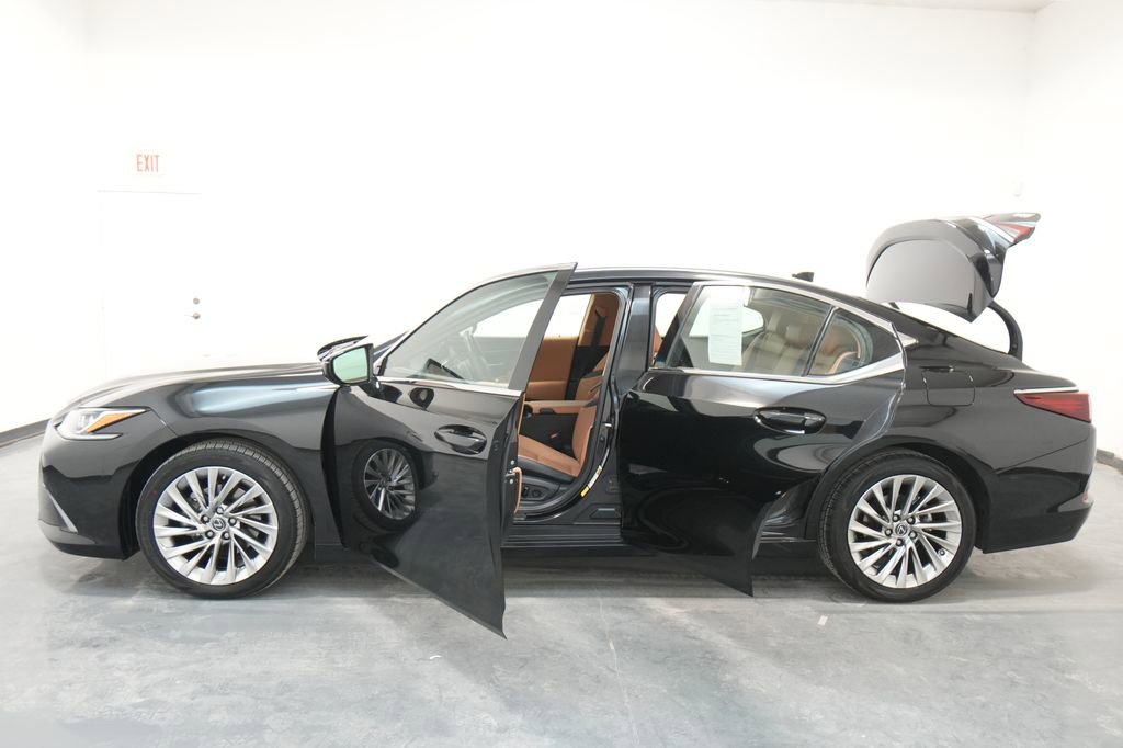Used 2023 Lexus ES 350 Luxury w/ Accessory Package (Z2) image 26