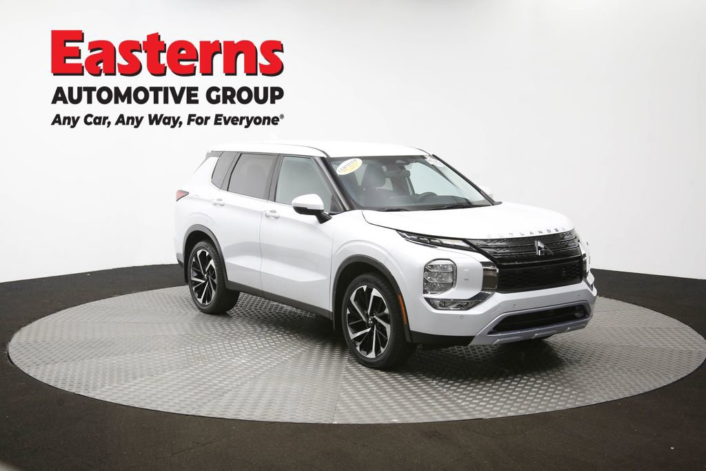 Used 2024 Mitsubishi Outlander SE image 49