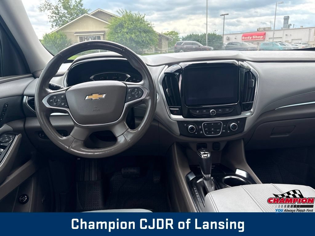 Used 2019 Chevrolet Traverse Premier w/ Driver Confidence II Package FWD image 2