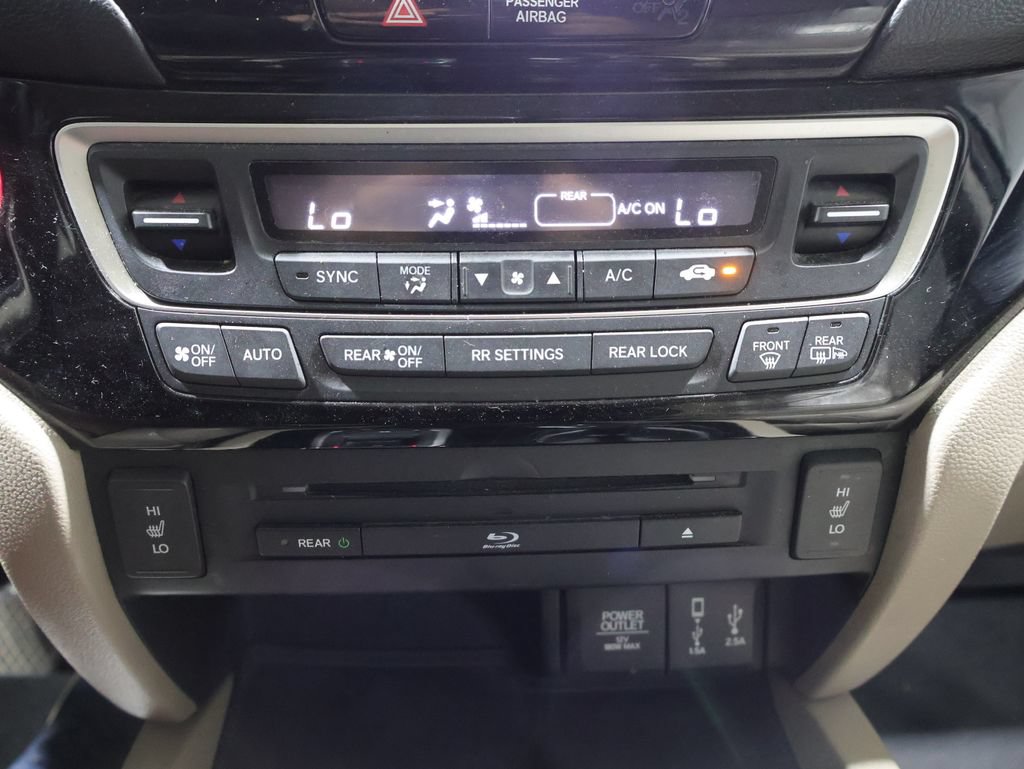 Used 2017 Honda Pilot Touring image 36