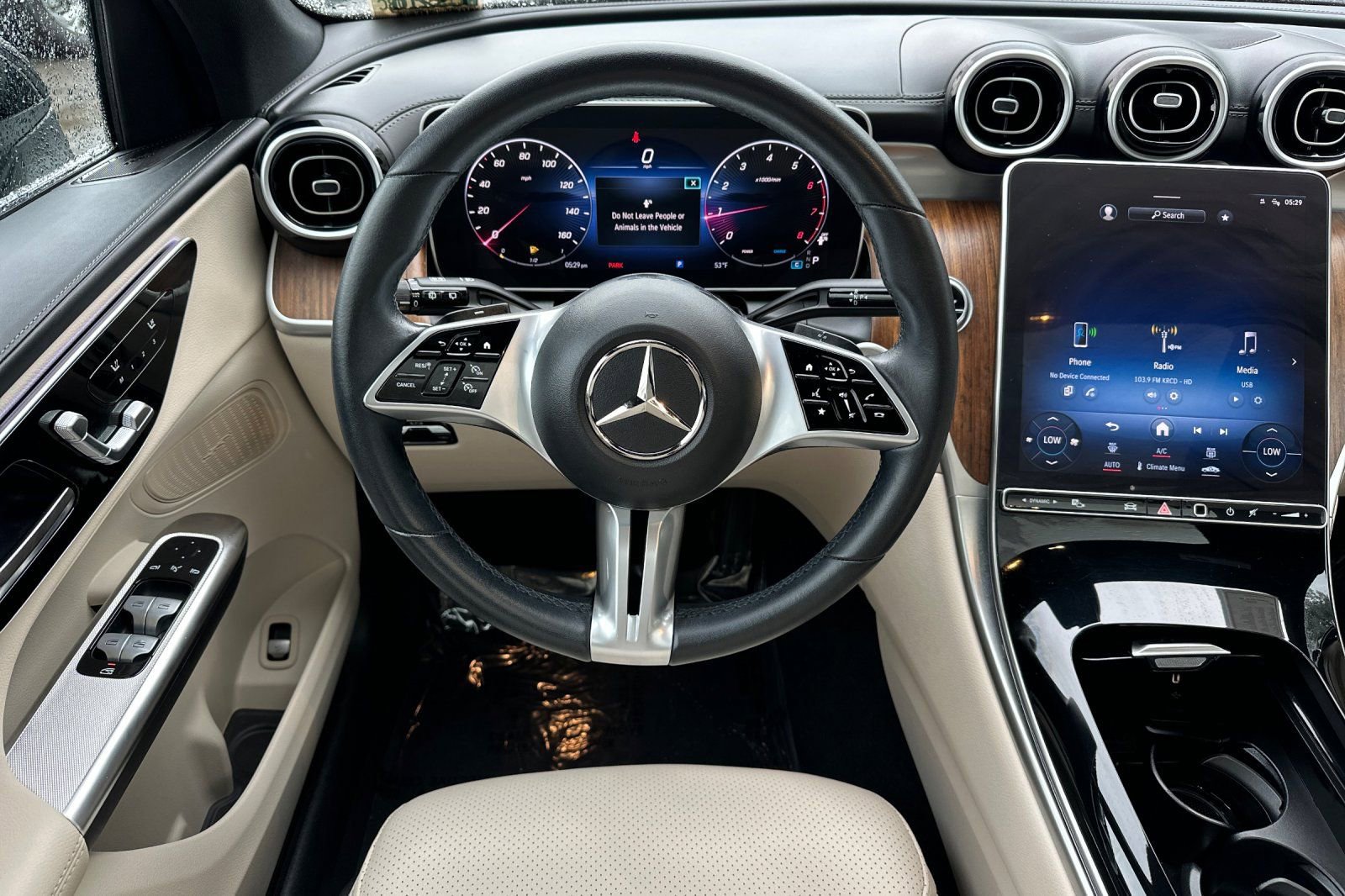 Used 2024 Mercedes-Benz GLC 300 image 16