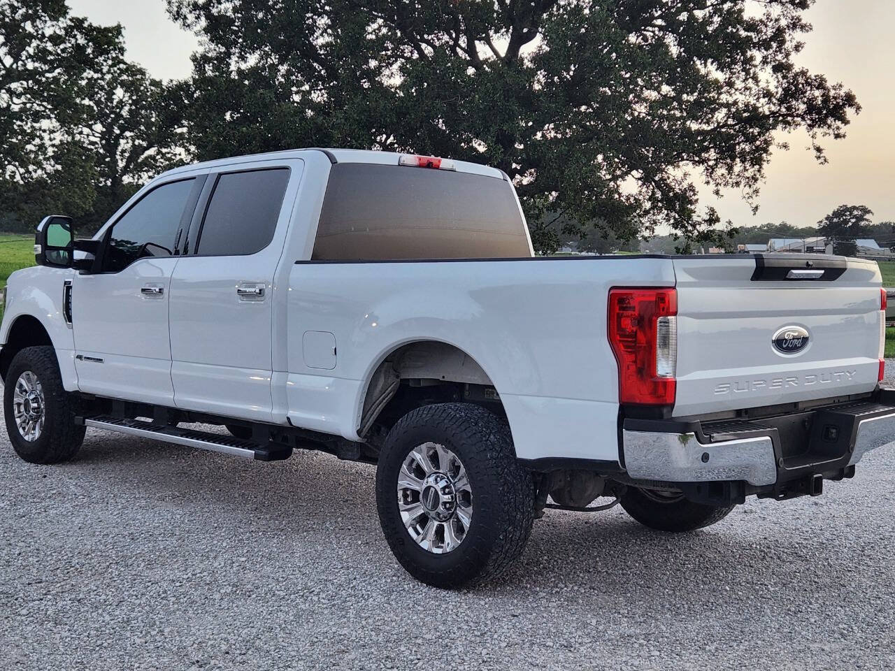 Used 2018 Ford F250 XLT w/ XLT Premium Package AWD/4WD image 3