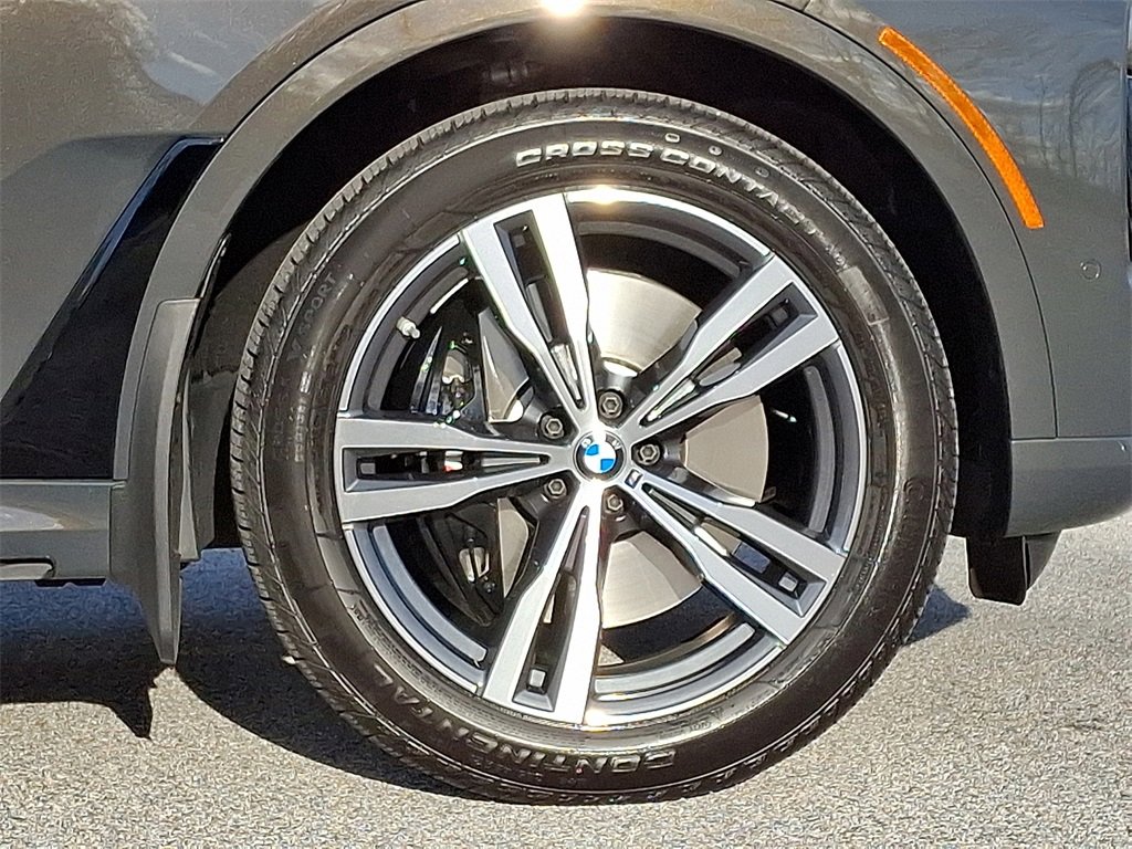 Certified 2024 BMW X7 xDrive40i w/ Executive Package image 11