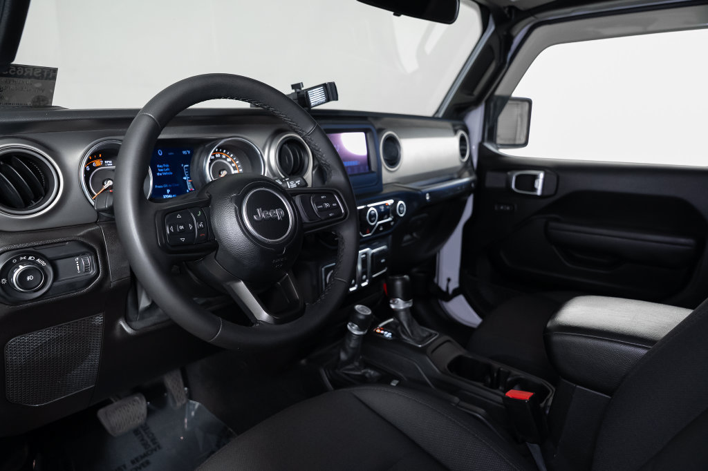 Used 2023 Jeep Wrangler Sport AWD/4WD image 26