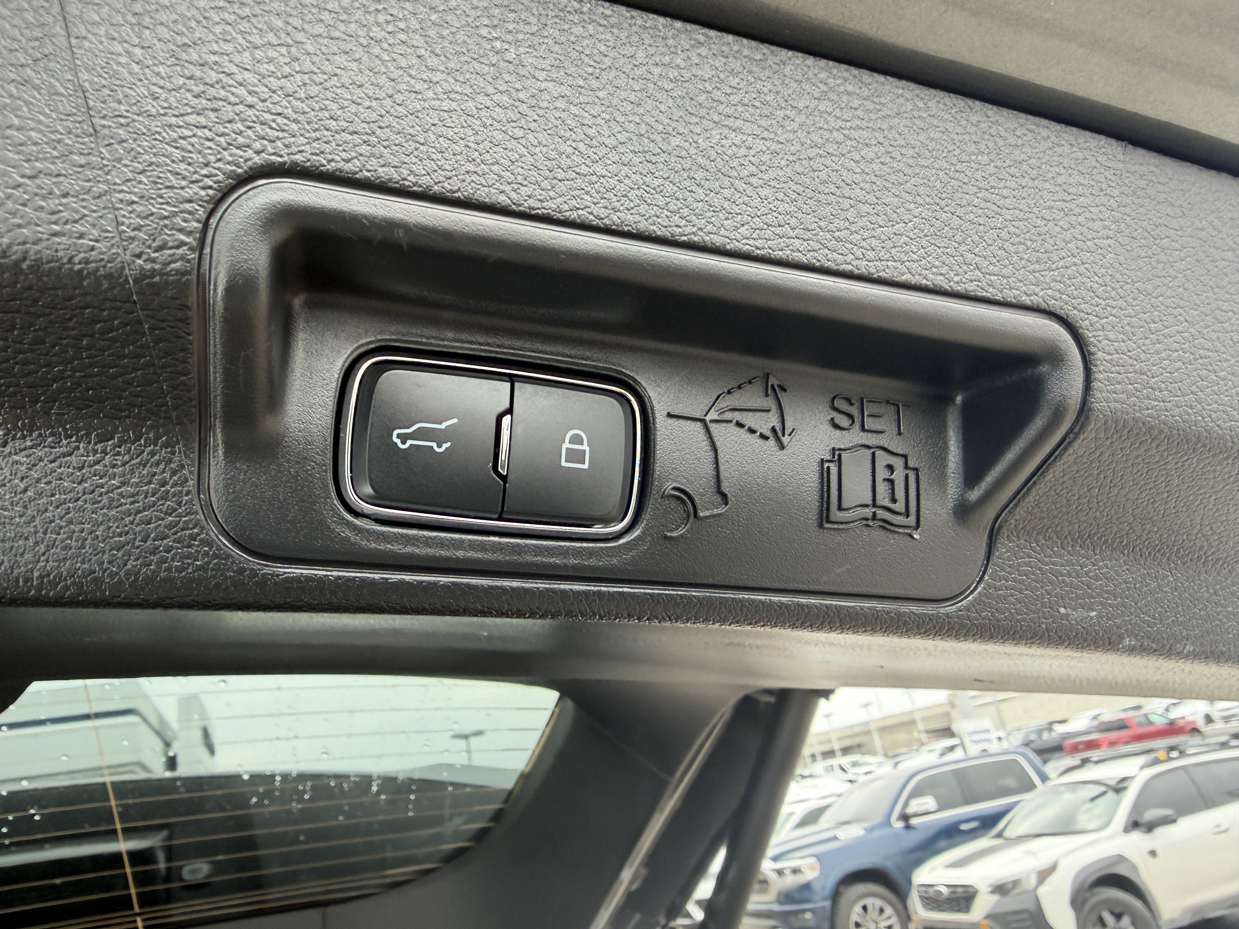 Used 2025 Ford Explorer ST image 14