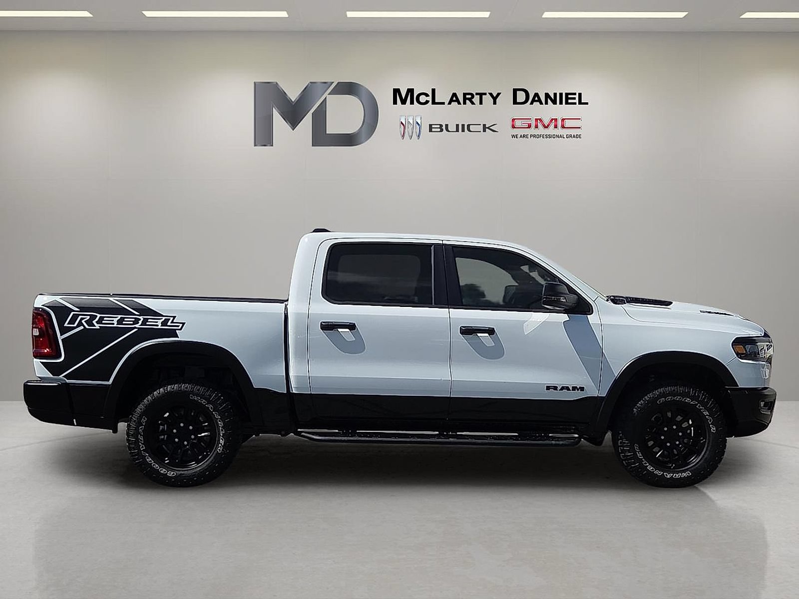 Used 2025 RAM 1500 Rebel w/ Rebel Level 1 Equipment Group AWD/4WD image 15
