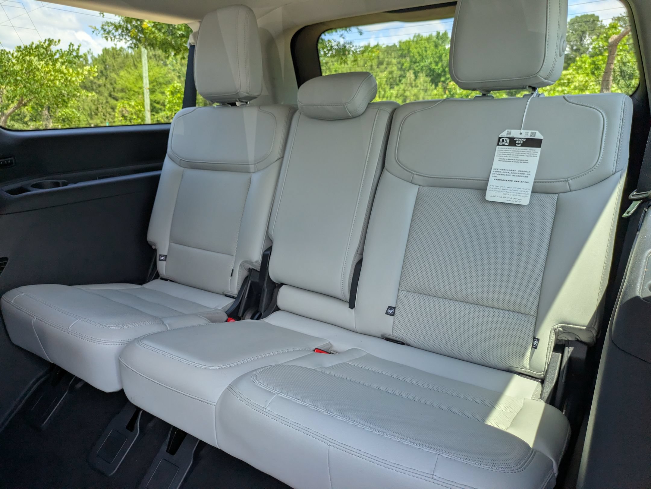 Certified 2025 Ford Expedition Max Platinum w/ Driver's Package AWD/4WD image 28