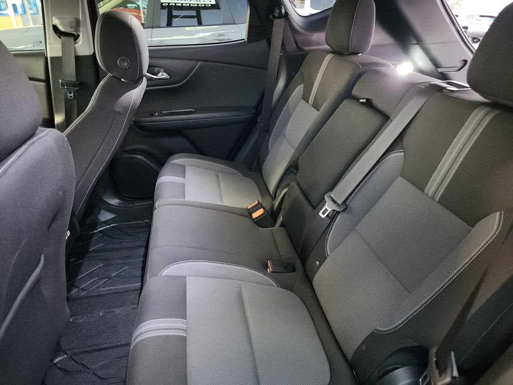 Used 2025 Chevrolet Blazer LT w/ Convenience Package FWD image 38