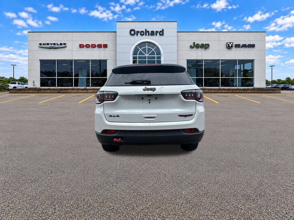 Used 2022 Jeep Compass Trailhawk AWD/4WD image 5