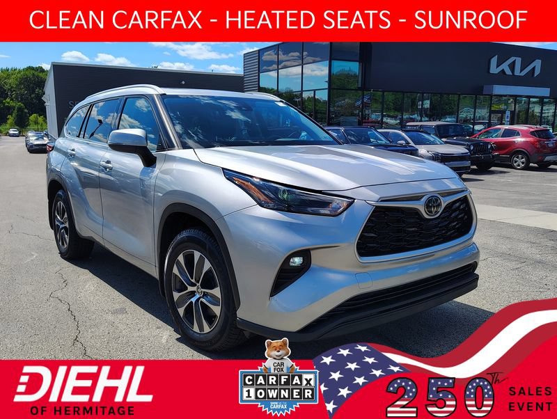 Used 2022 Toyota Highlander XLE AWD/4WD image 1