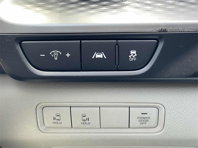 Used 2024 Kia Carnival LX image 17