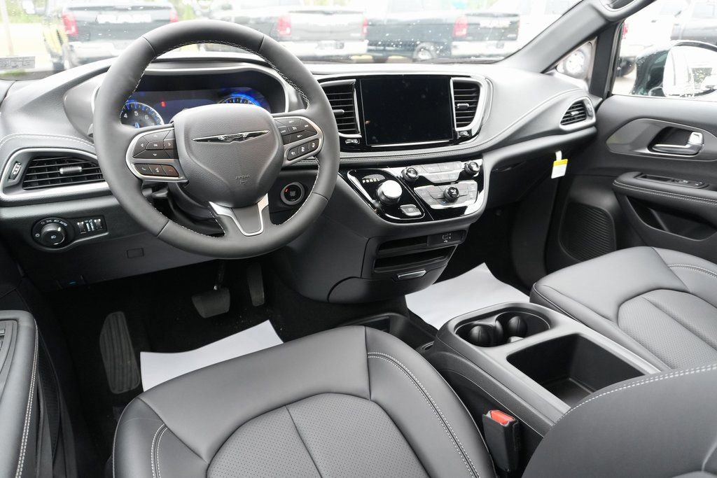 New 2026 Chrysler Pacifica Select image 31