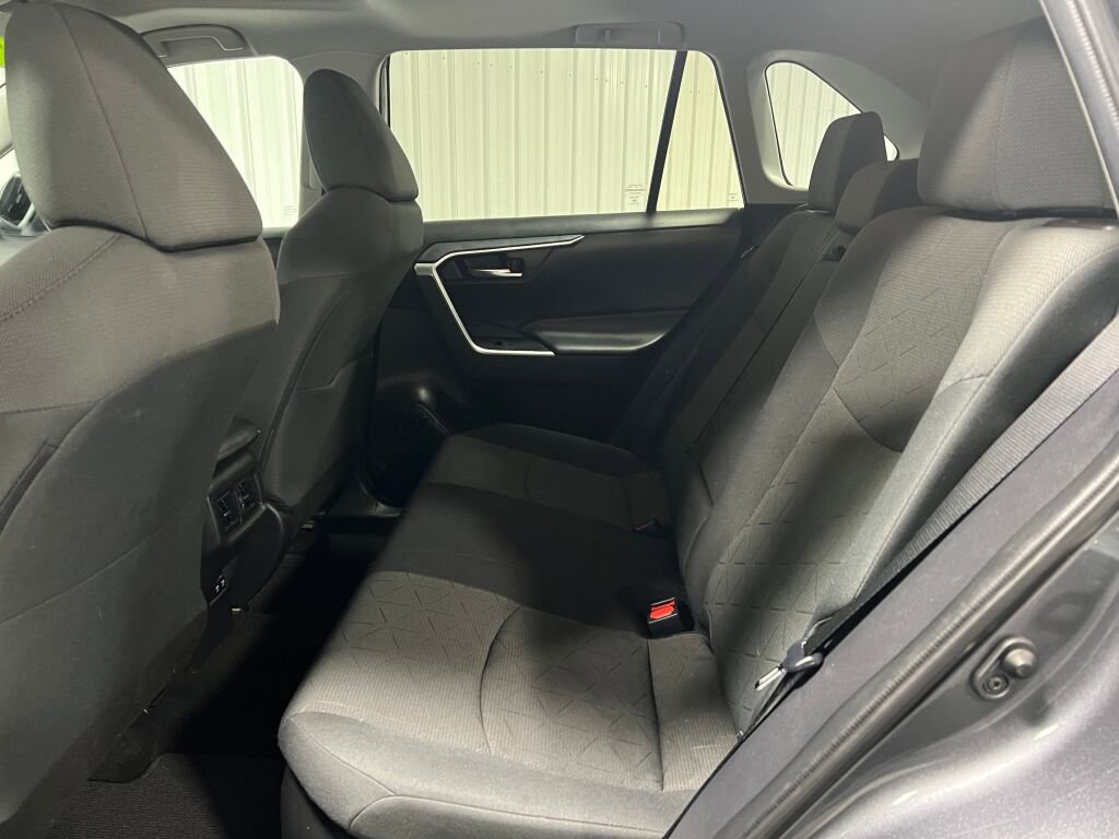 Used 2020 Toyota RAV4 XLE w/ Convenience Package image 6