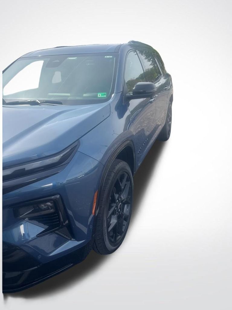 Used 2026 Chevrolet Traverse RS image 2