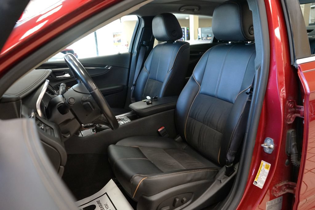 Used 2015 Chevrolet Impala LT FWD image 2