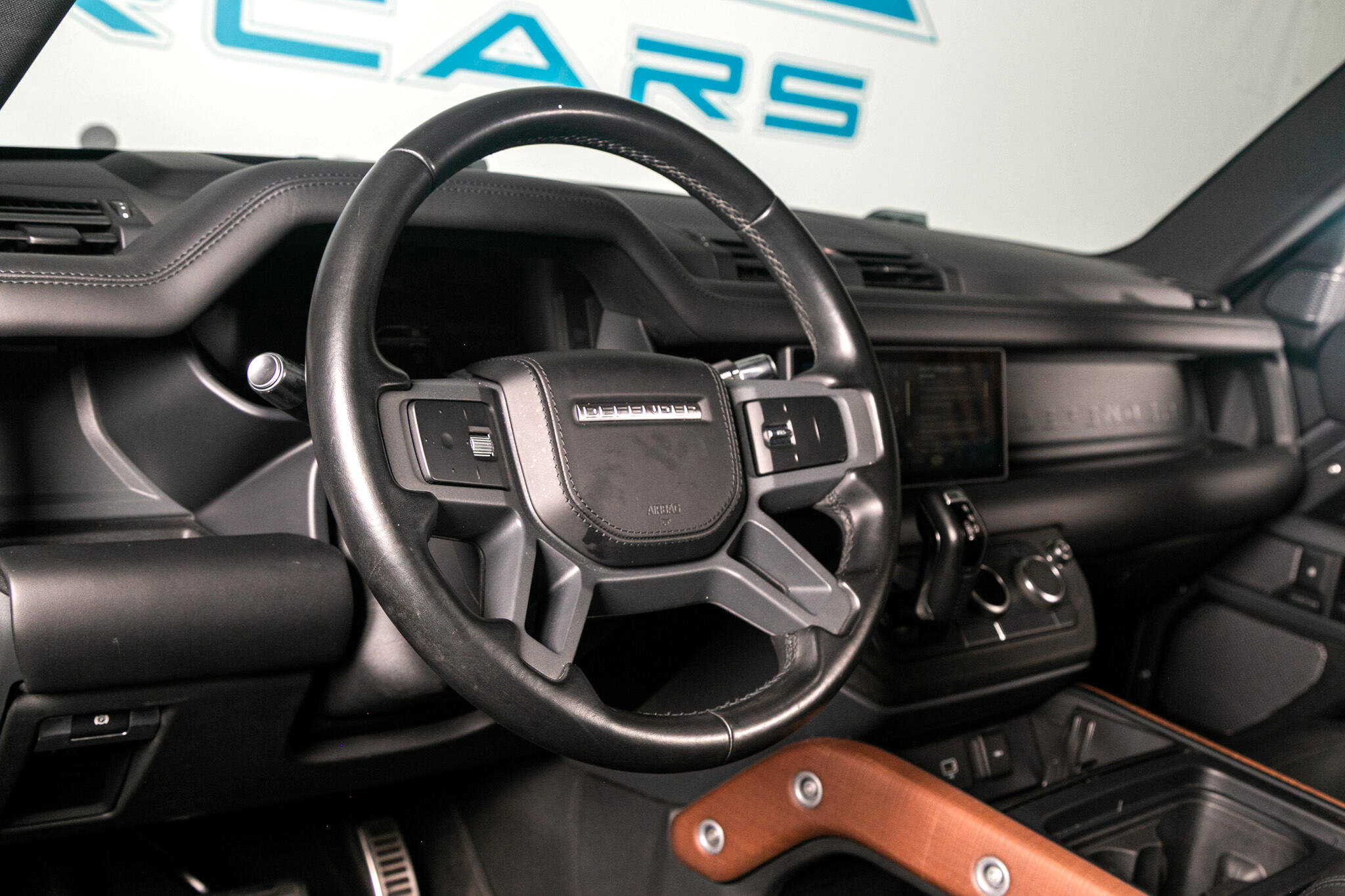 Used 2020 Land Rover Defender 110 X image 2