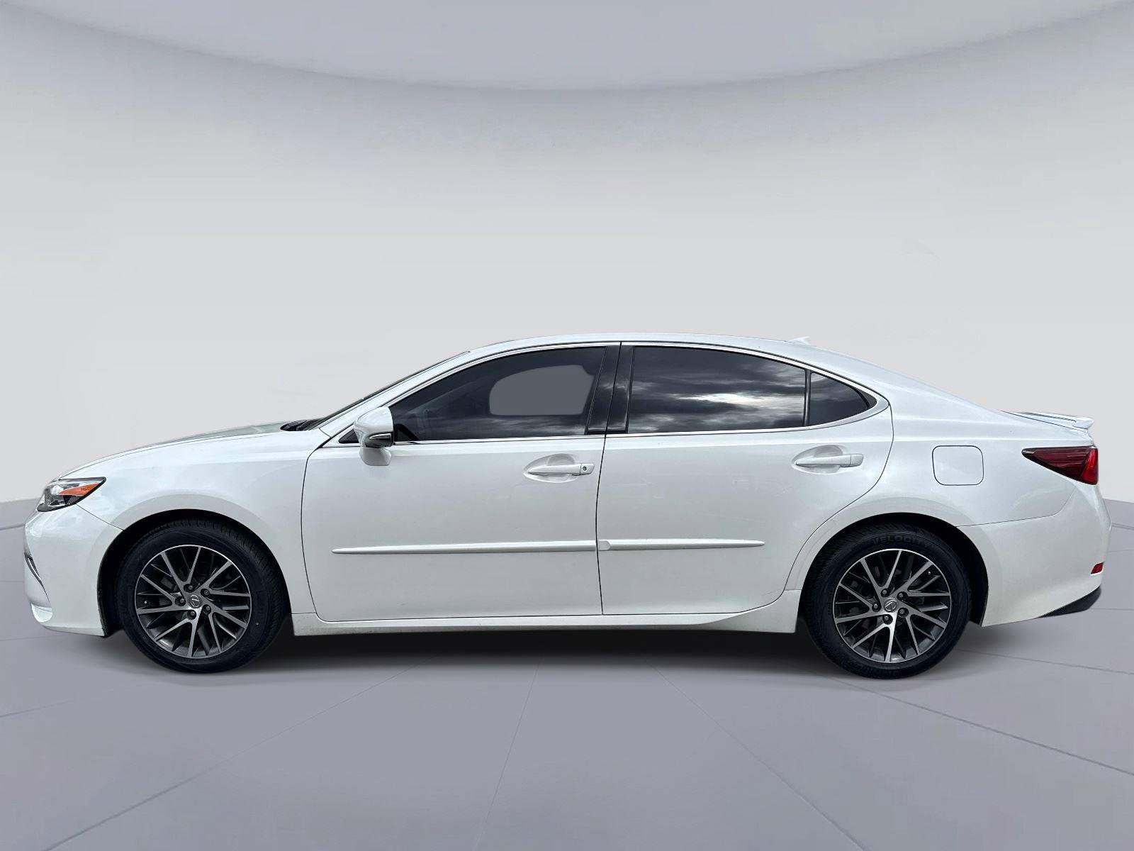 Used 2016 Lexus ES 350 w/ Luxury Package w/Wood Trim FWD image 7