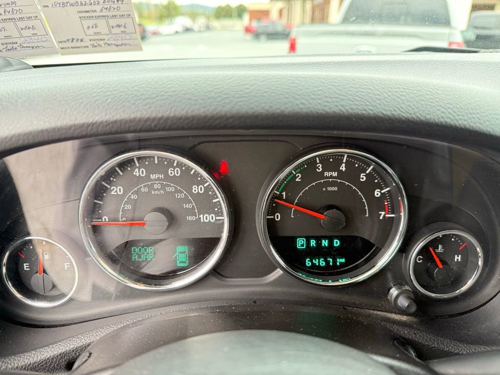 Used 2016 Jeep Wrangler Unlimited Sahara w/ Connectivity Group image 17