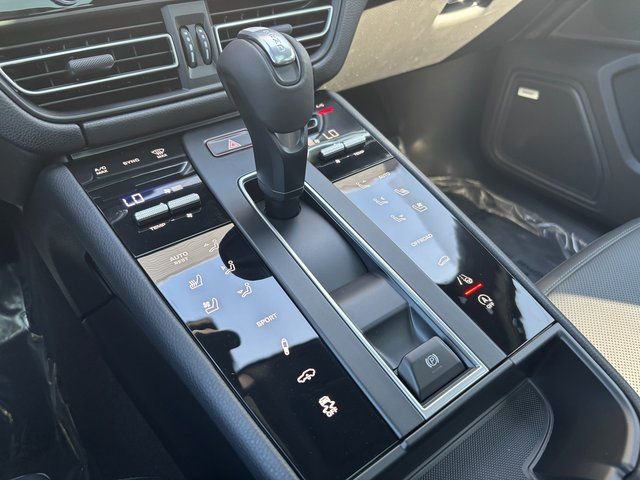 Certified 2026 Porsche Macan AWD/4WD image 21