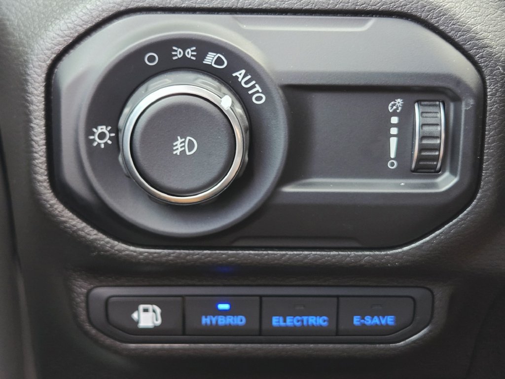 Used 2023 Jeep Wrangler Unlimited w/ 8.4" Radio Group AWD/4WD image 29