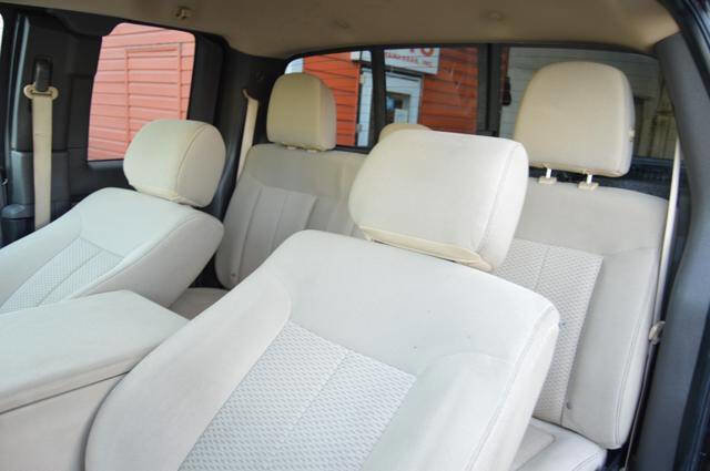 Used 2013 Ford F150 XLT w/ Luxury Equipment Group image 40