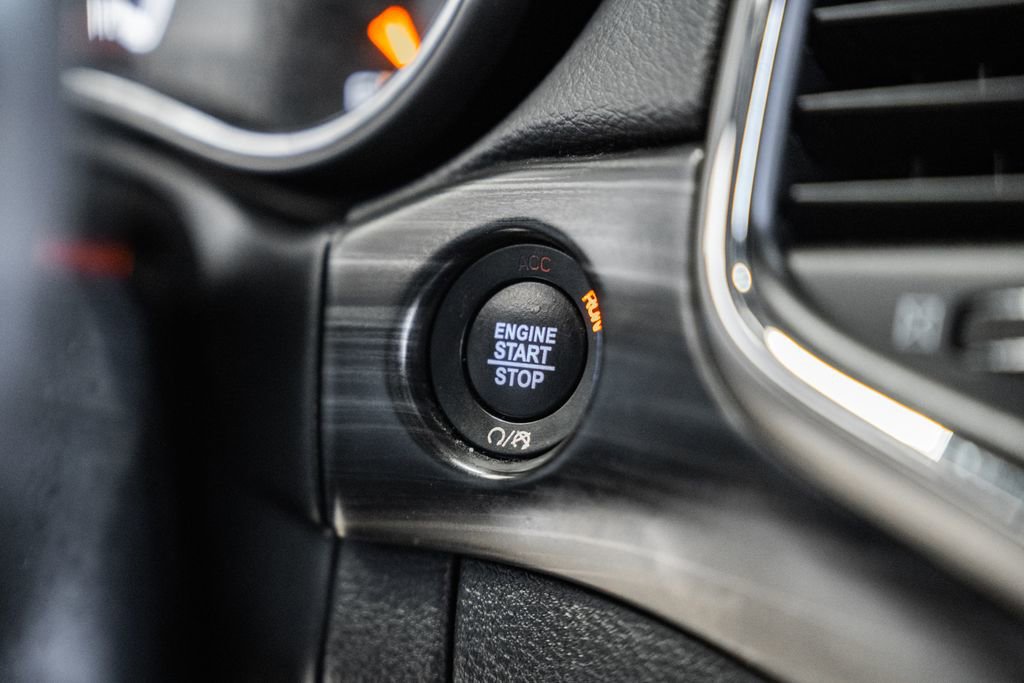 Certified 2019 Jeep Grand Cherokee Laredo w/ Security & Convenience Group image 27