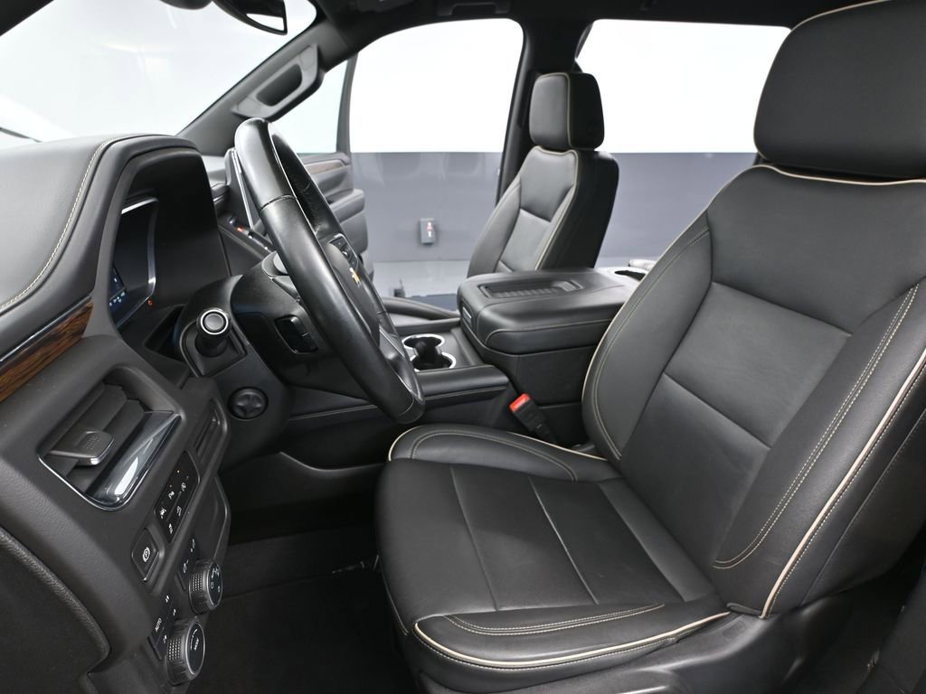 Used 2023 Chevrolet Suburban Premier image 27