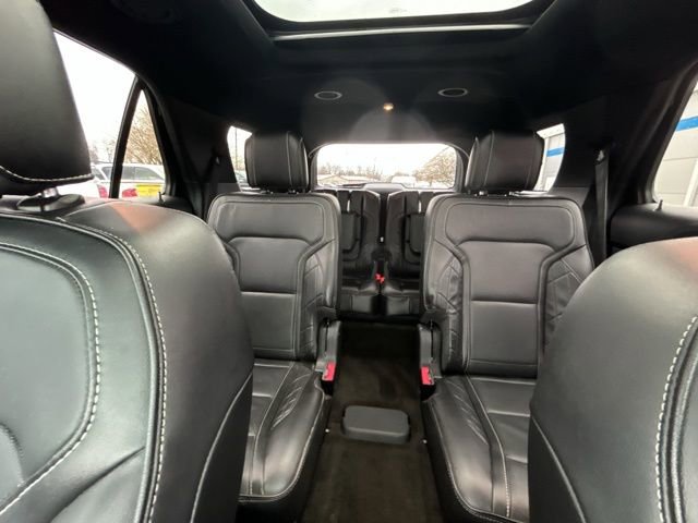 Used 2016 Ford Explorer Platinum image 41