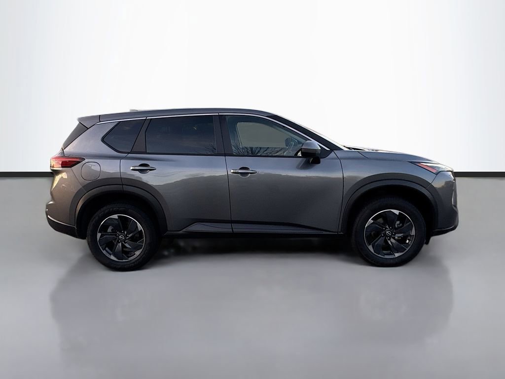 Used 2024 Nissan Rogue SV image 8