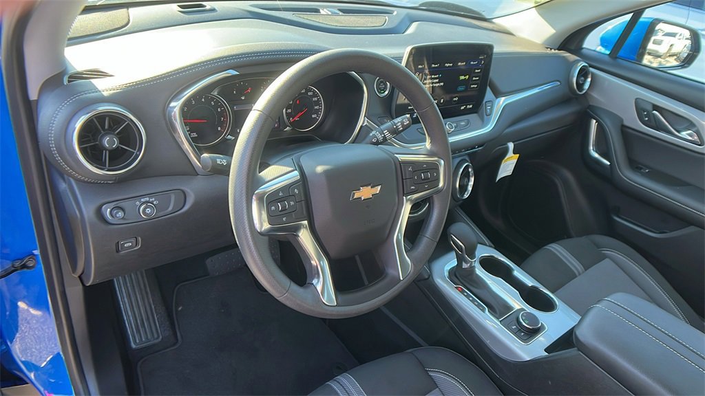 New 2025 Chevrolet Blazer LT w/ Driver Confidence Package image 18
