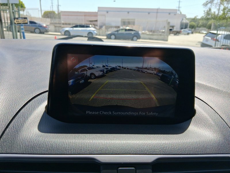 Used 2018 MAZDA MAZDA3 Touring FWD image 14