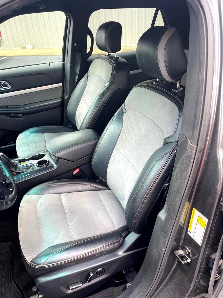 Used 2017 Ford Explorer XLT w/ Equipment Group 202A image 5