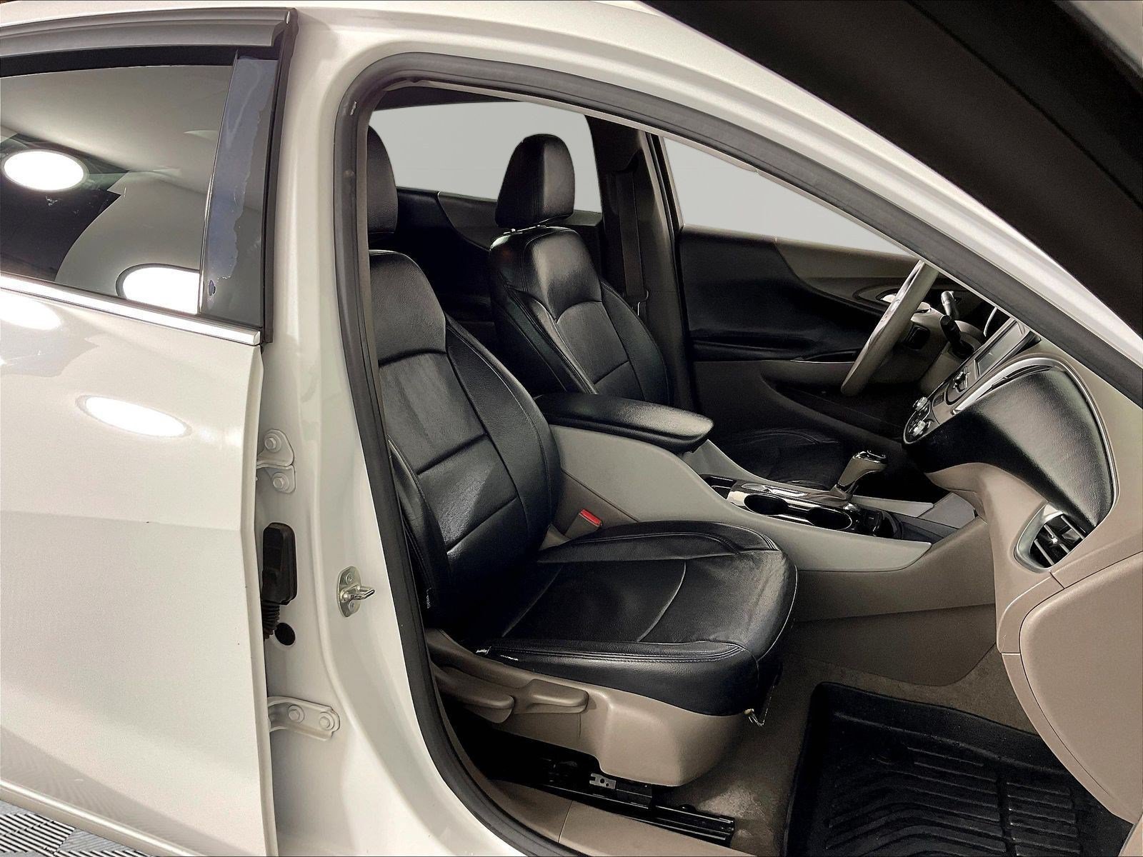 Used 2018 Chevrolet Malibu LS FWD image 28