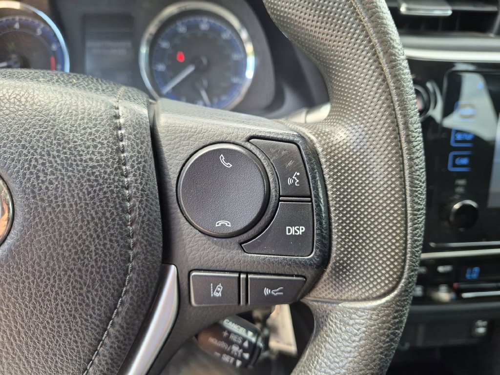 Used 2018 Toyota Corolla LE FWD image 22