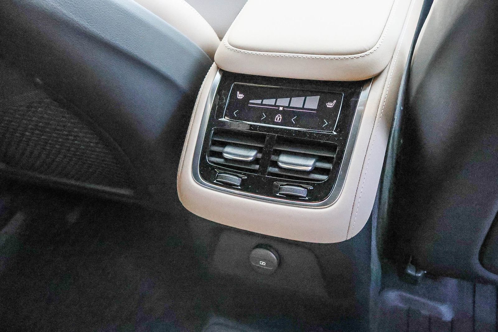 New 2026 Volvo XC90 T8 Ultra w/ Lounge Package image 20