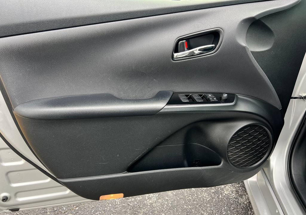 Used 2022 Toyota Prius L Eco FWD image 17