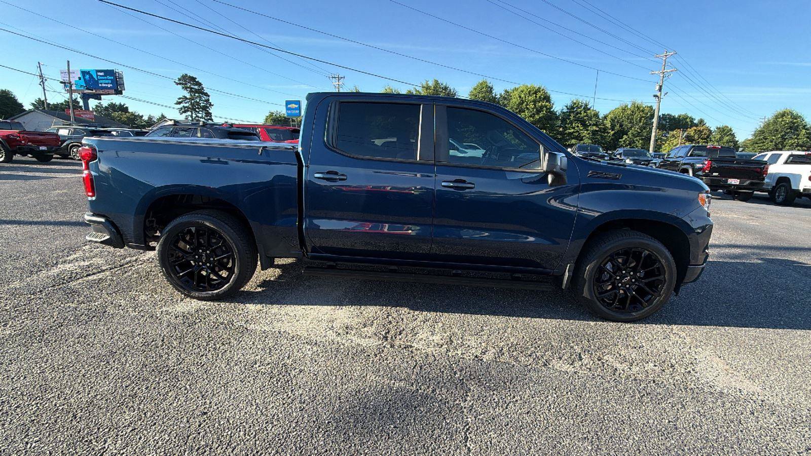 Used 2022 Chevrolet Silverado 1500 RST w/ Z71 Off-Road Package AWD/4WD image 7
