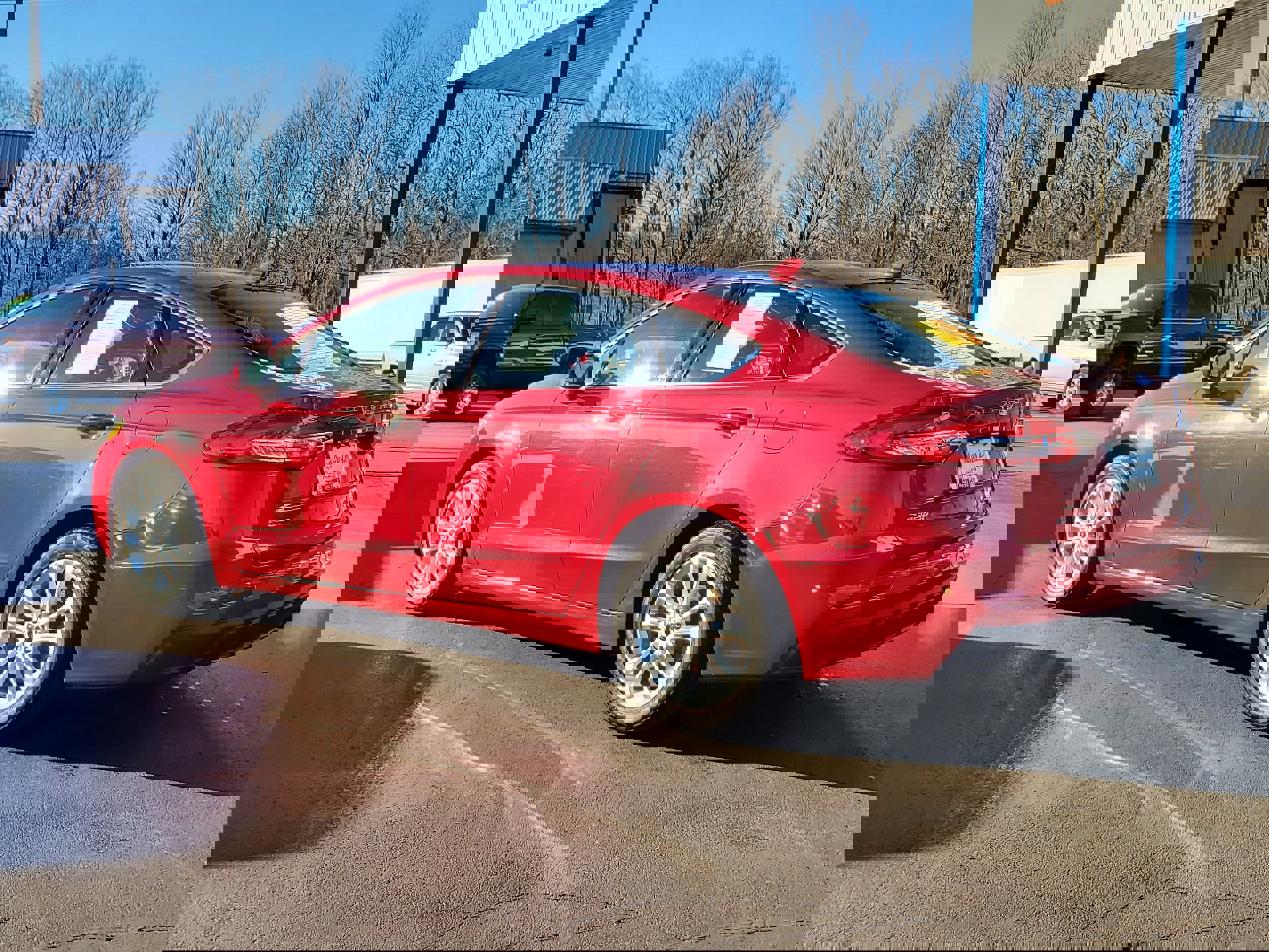 Used 2020 Ford Fusion SE image 3