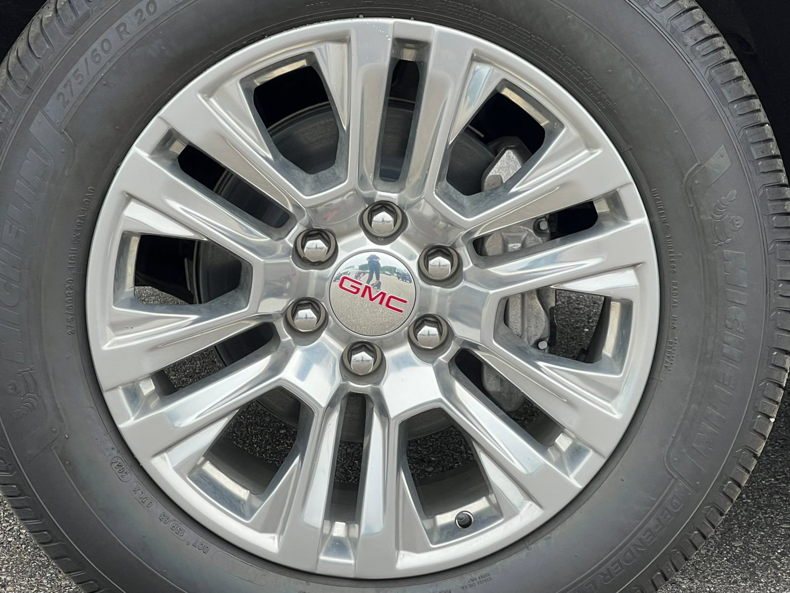 Used 2023 GMC Yukon XL Denali AWD/4WD image 9