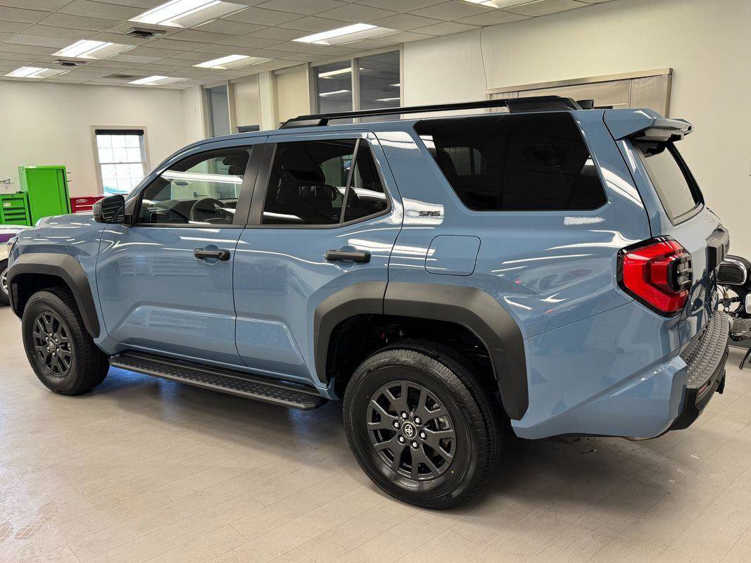 Used 2025 Toyota 4Runner SR5 AWD/4WD image 26