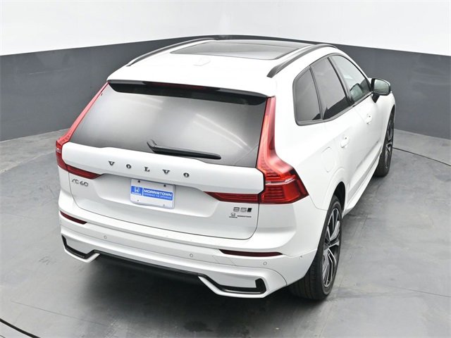 Used 2024 Volvo XC60 B5 Plus image 38