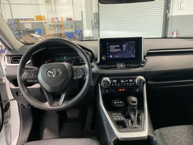 Used 2024 Toyota RAV4 XLE AWD/4WD image 12